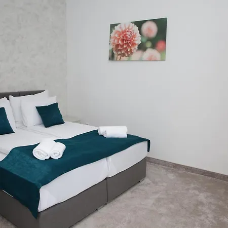 Ξενοδοχείο Stari Grad 4*