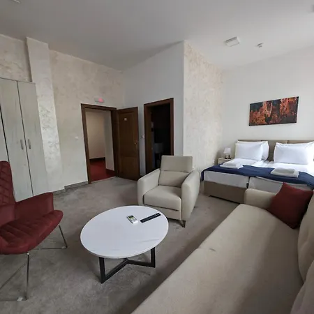 Stari Grad Ξενοδοχείο 4*